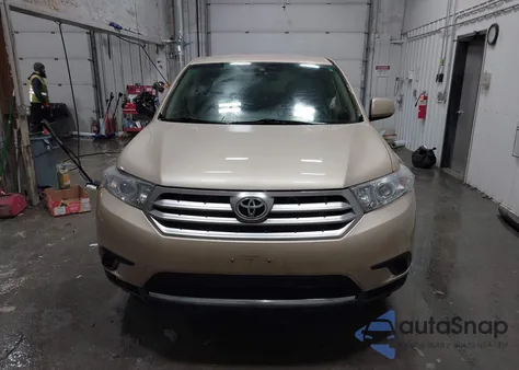 2012 Toyota Highlander Base V6 из США, поврежденный, VIN 5TDBK3EH2CS141737